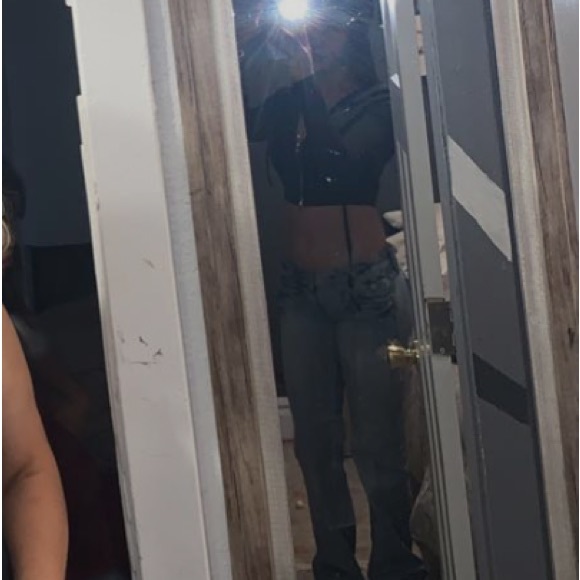 Meet your Posher, Edyth - Picture 1 of 1